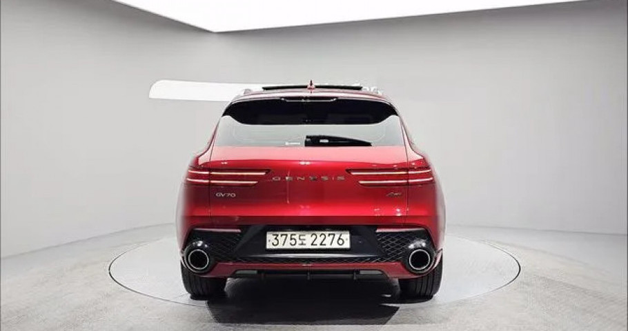 Genesis Gv70 