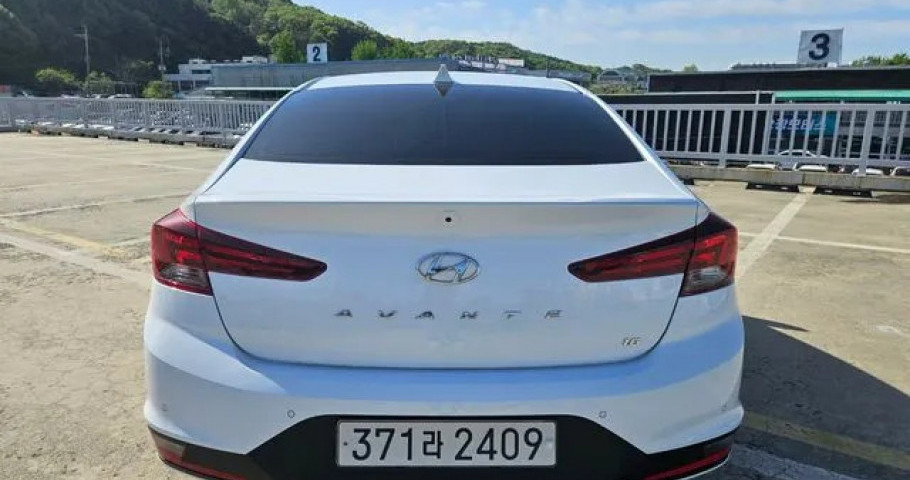 Hyundai Avante (Elantra) 