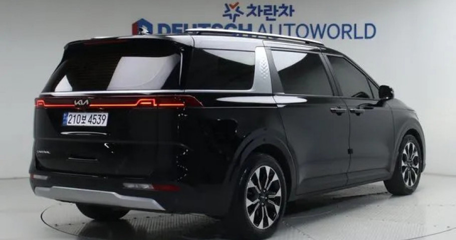 Kia Carnival 