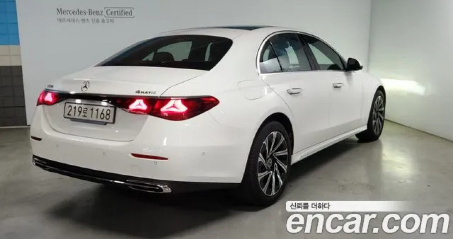 Mercedes-Benz E-Class 