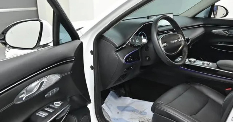 Genesis Gv70 