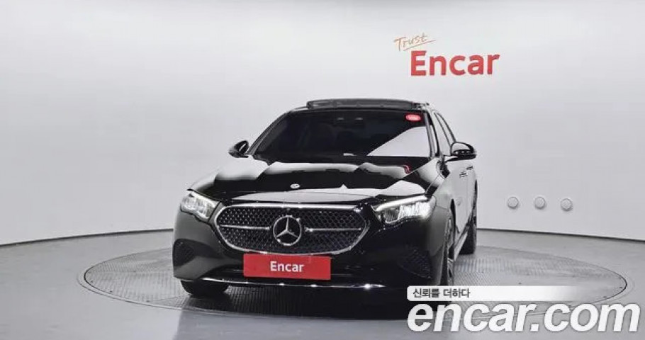Mercedes-Benz E-Class 