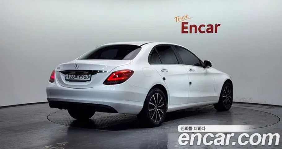 Mercedes-Benz C-Class 