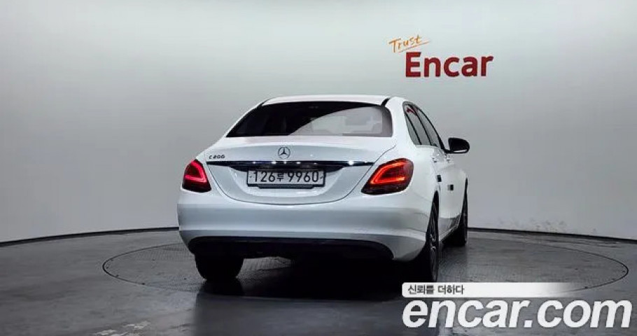 Mercedes-Benz C-Class 