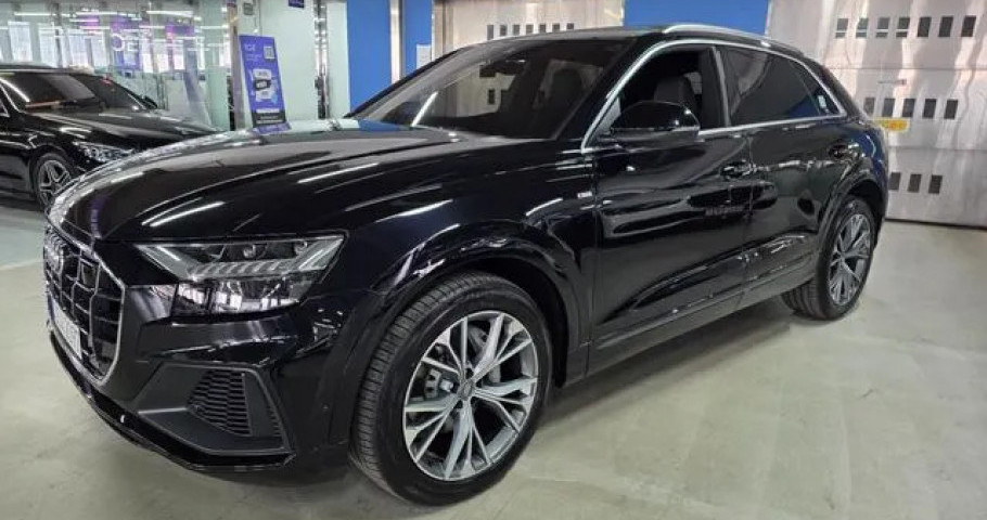 Audi Q8 