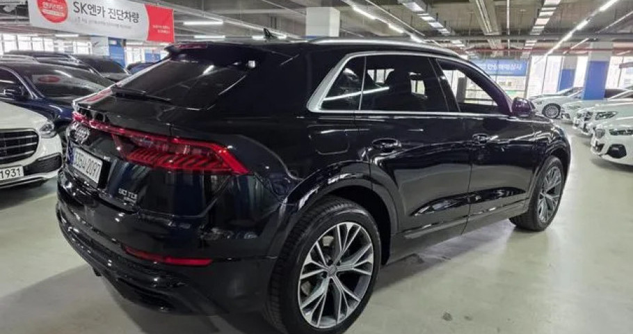 Audi Q8 