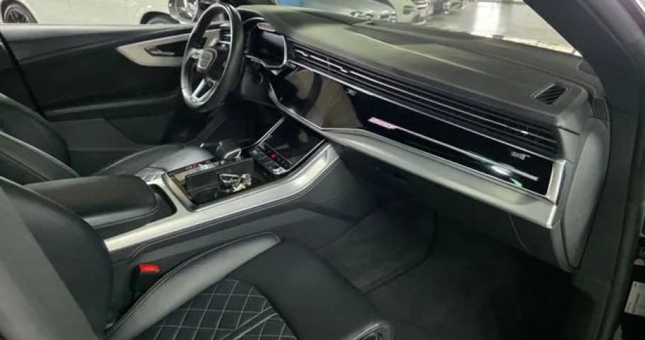 Audi Q8 