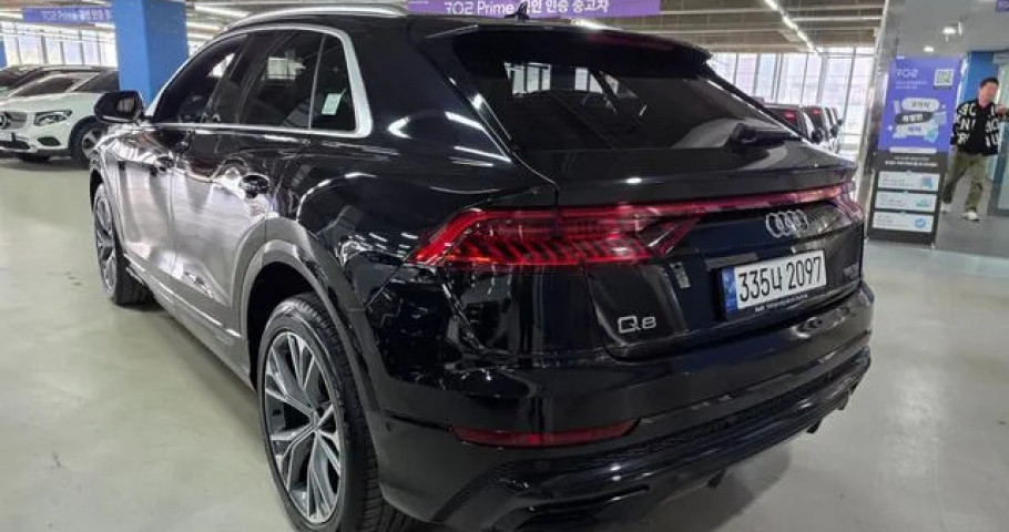 Audi Q8 