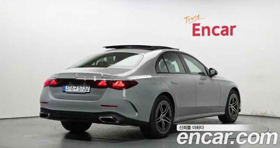 Mercedes-Benz E-Class 