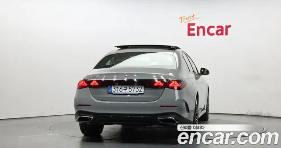 Mercedes-Benz E-Class 