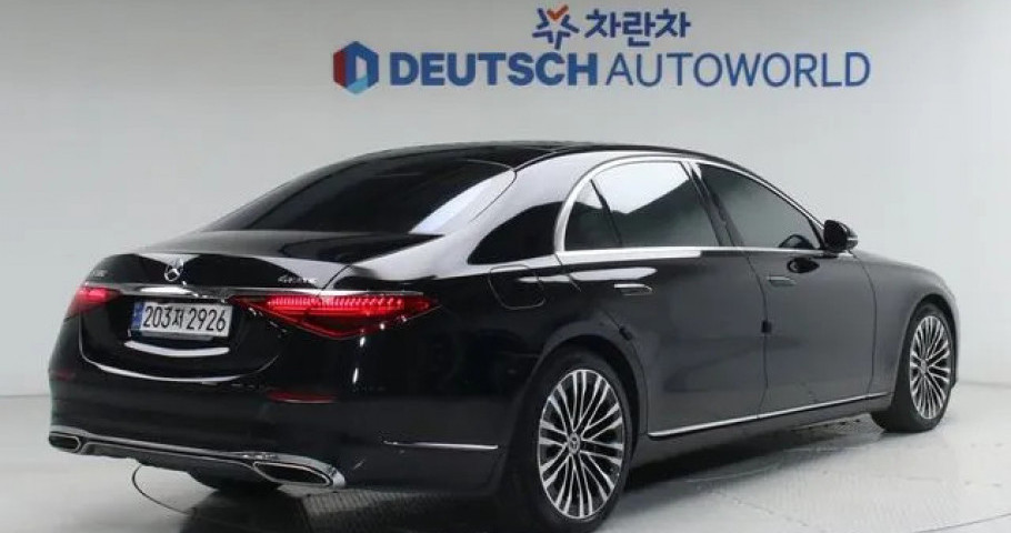 Mercedes-Benz S-Class 