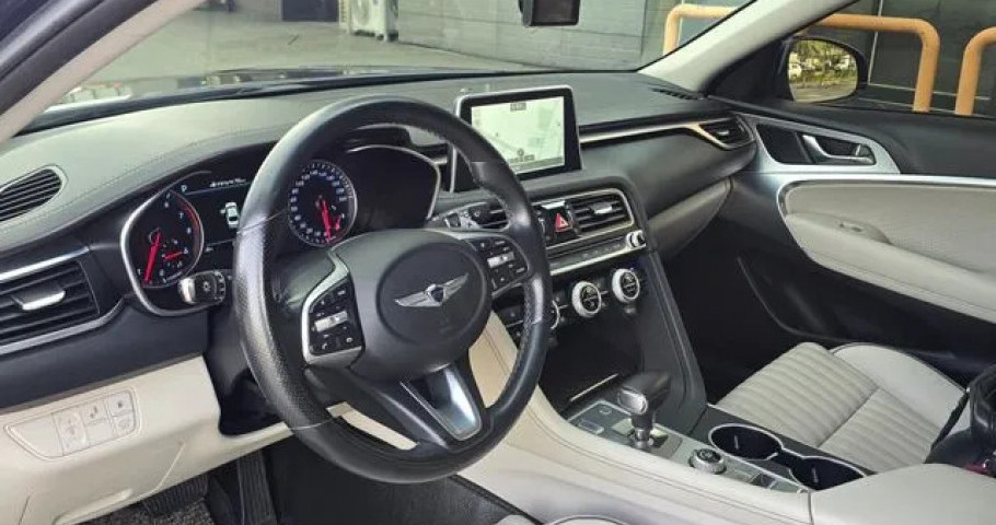 Genesis G70 