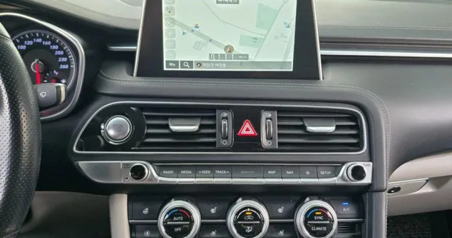 Genesis G70 