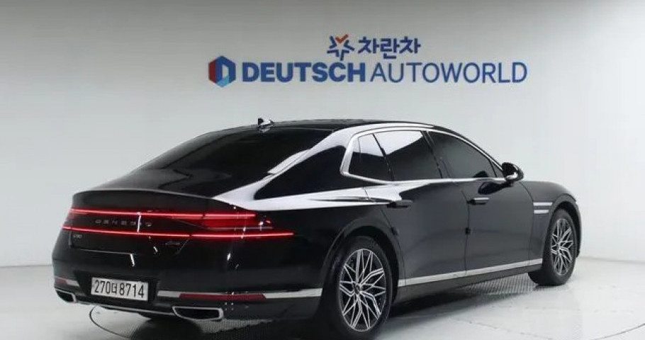 Genesis G90 