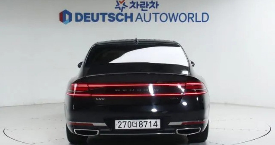 Genesis G90 