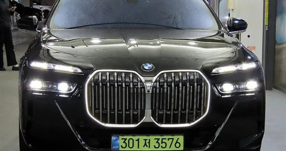 Bmw 7-Series 