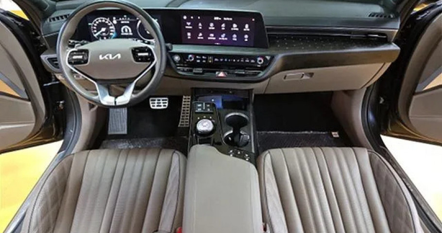Kia K8 