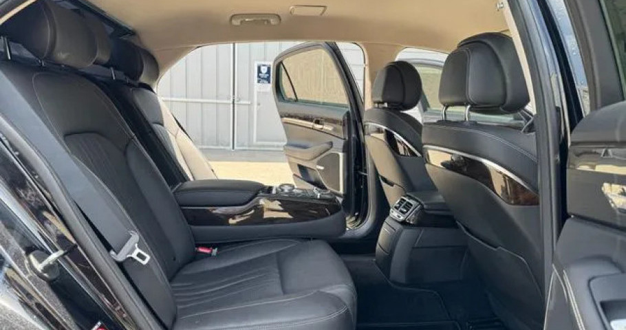 Genesis G90 