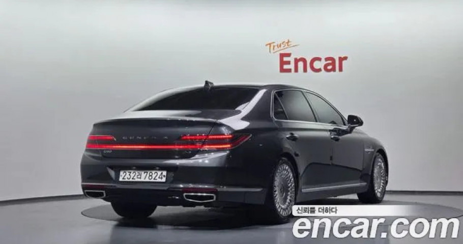 Genesis G90 