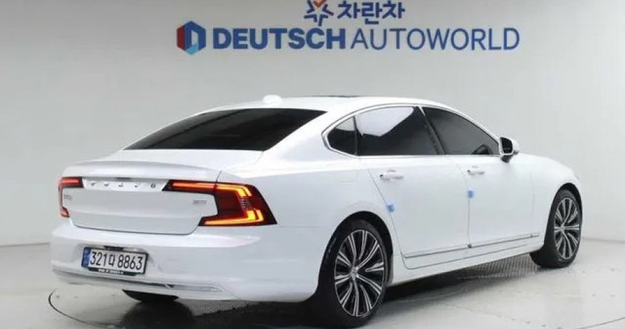 Volvo S90 