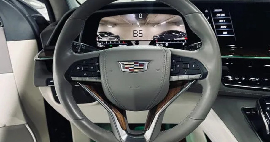 Cadillac Escalade 