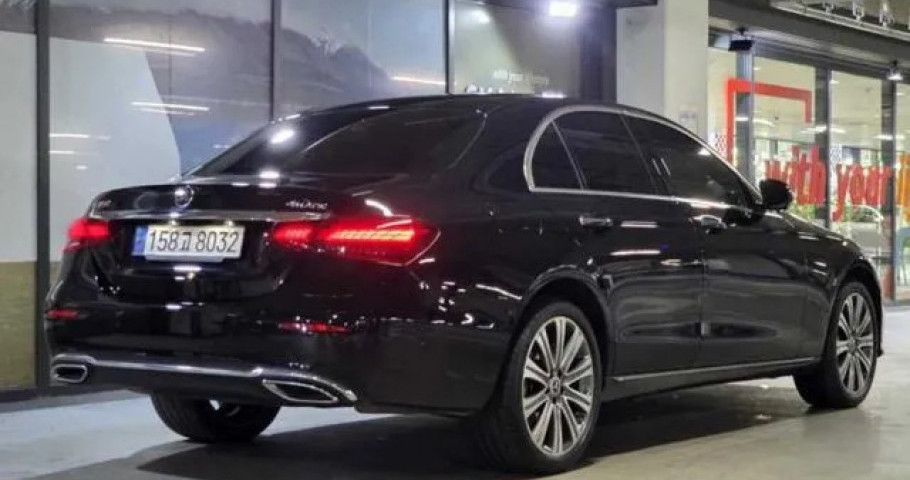 Mercedes-Benz E-Class 