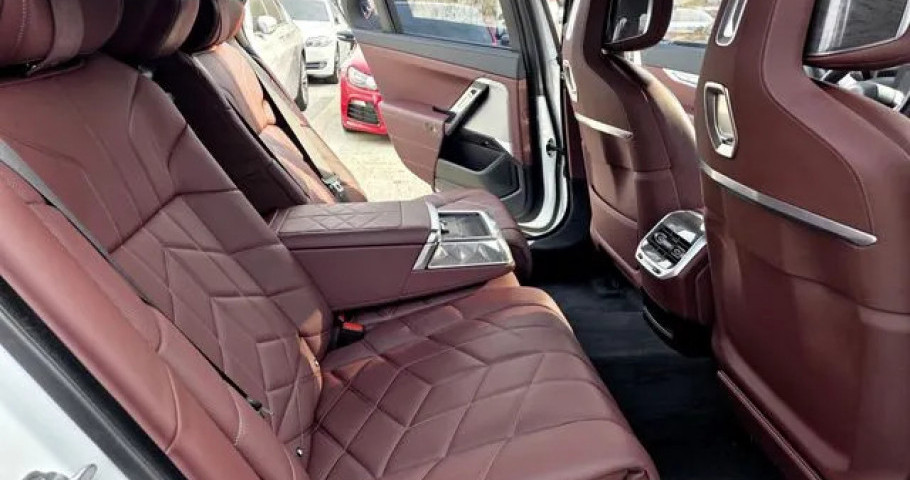 Bmw 7-Series 