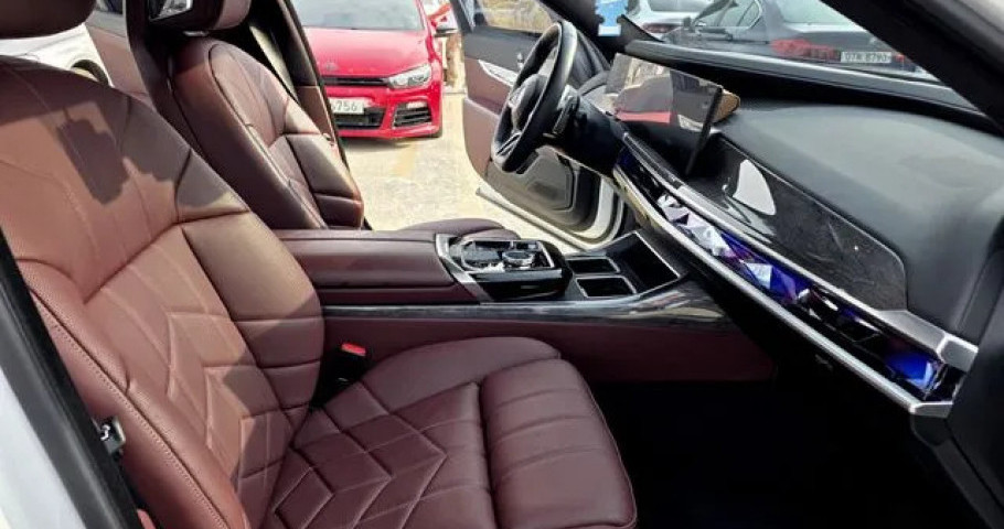 Bmw 7-Series 