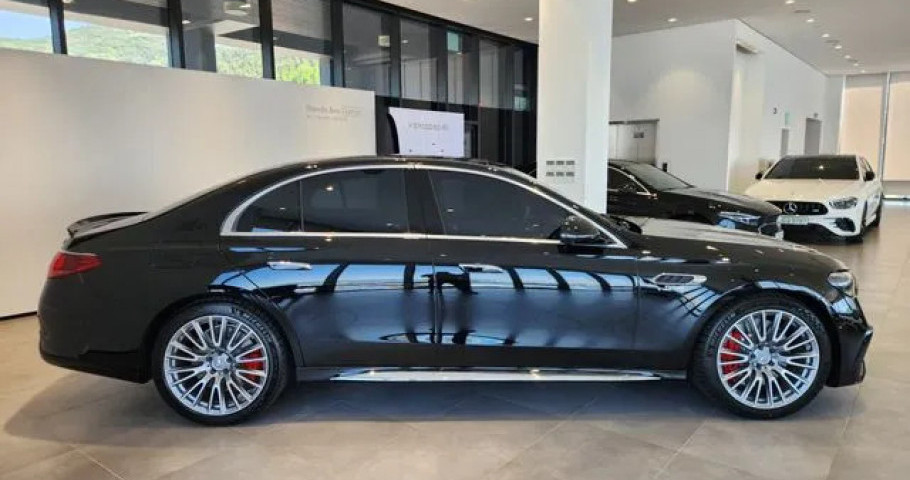 Mercedes-Benz E-Class 