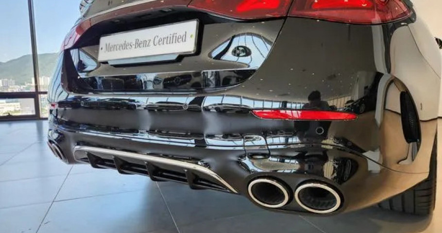 Mercedes-Benz E-Class 