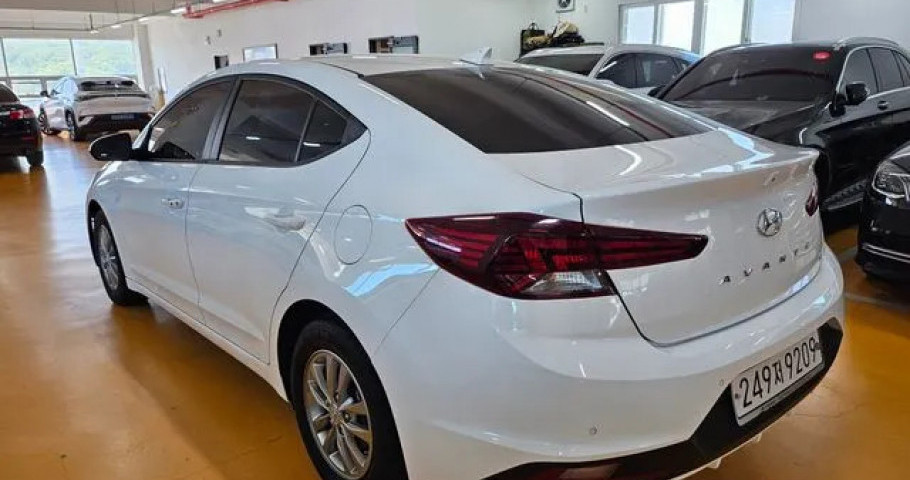 Hyundai Avante (Elantra) 