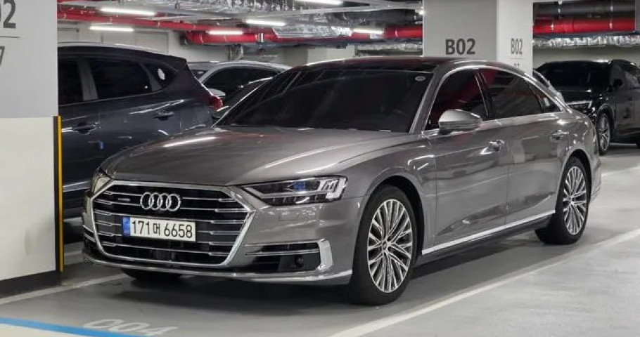 Audi A8 
