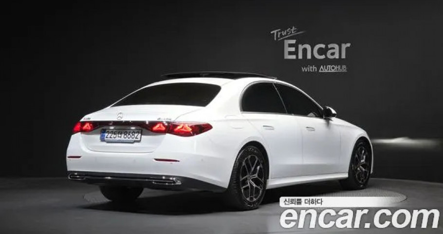 Mercedes-Benz E-Class 