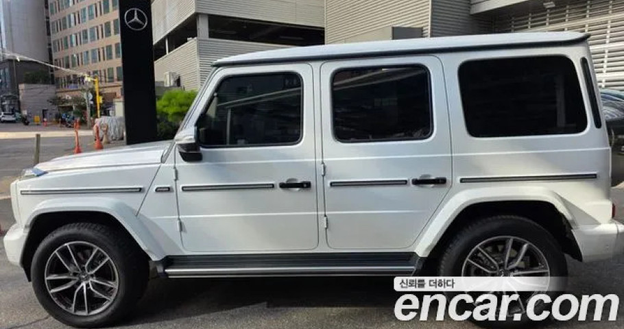 Mercedes-Benz G-Class 