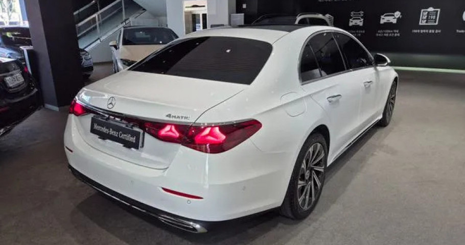 Mercedes-Benz E-Class 