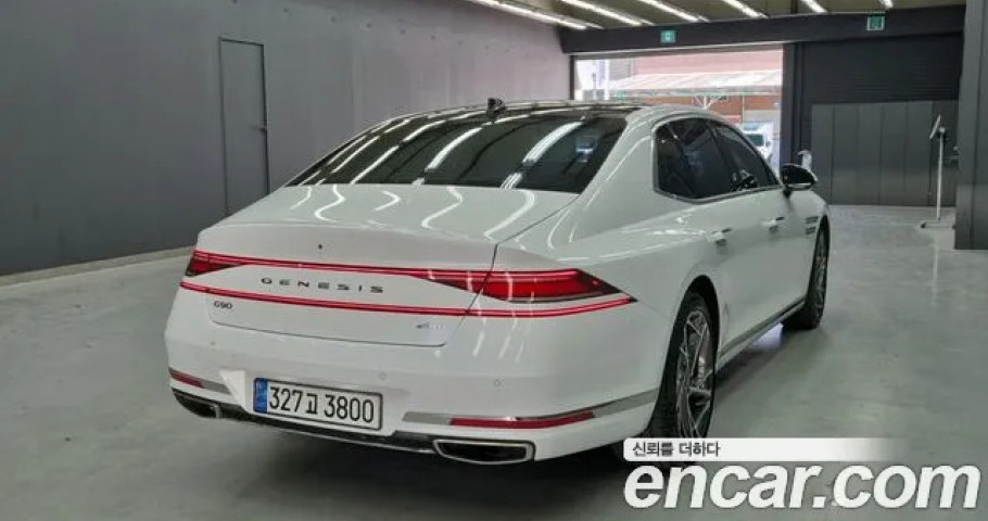 Genesis G90 