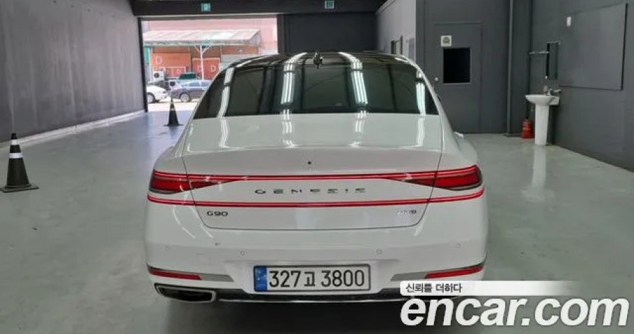 Genesis G90 