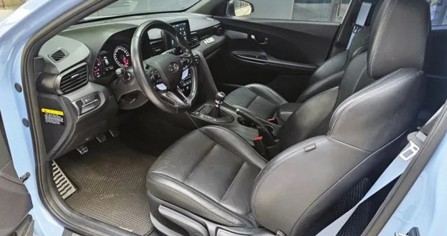Hyundai Veloster 