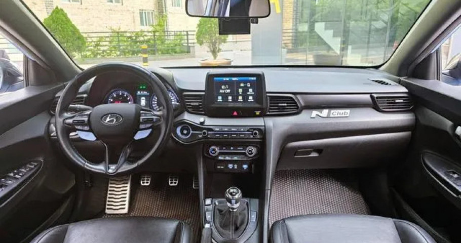Hyundai Veloster 