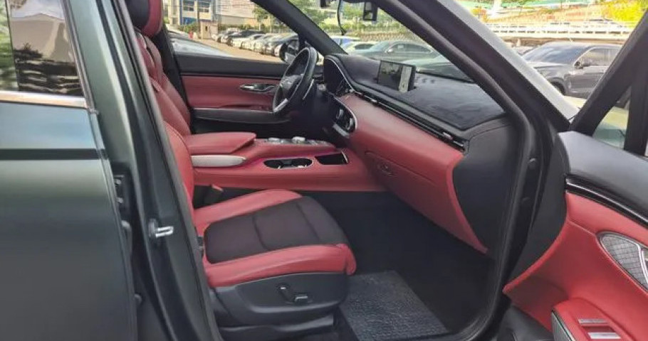 Genesis Gv70 