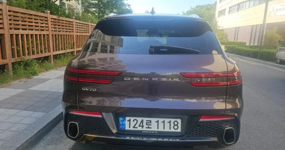 Genesis Gv70 