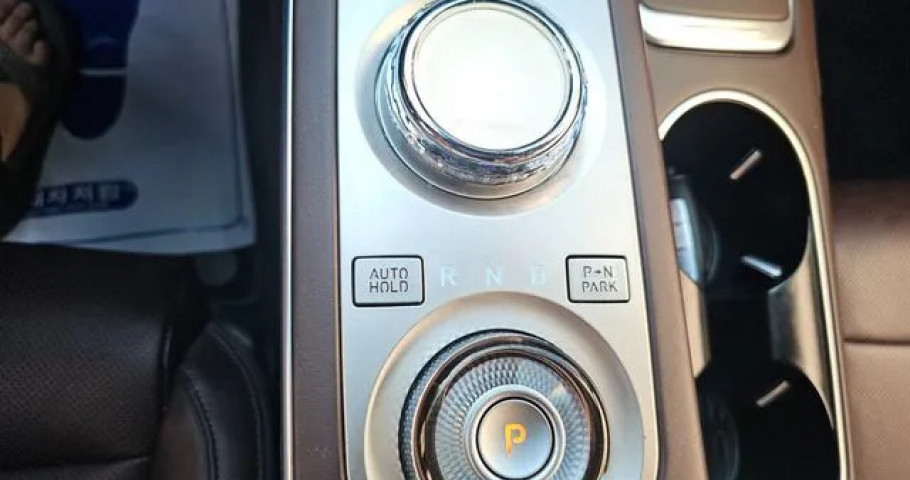 Genesis Gv70 