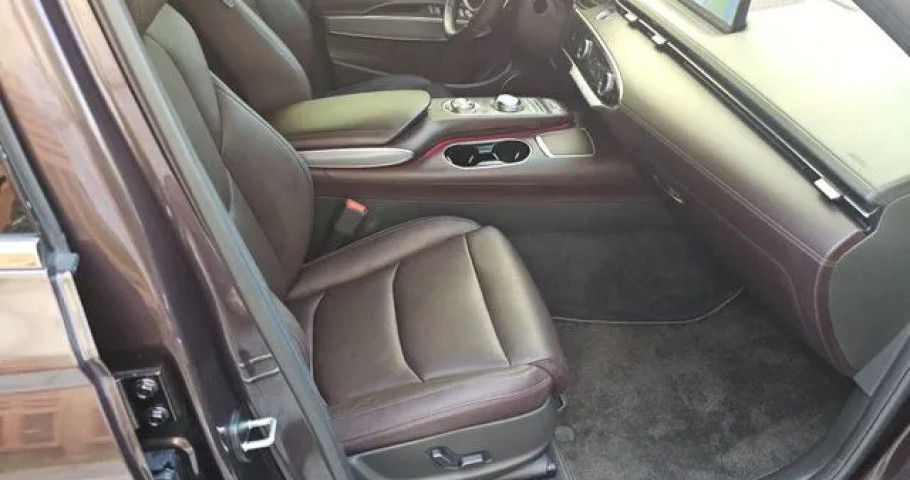 Genesis Gv70 