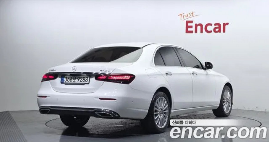 Mercedes-Benz E-Class 