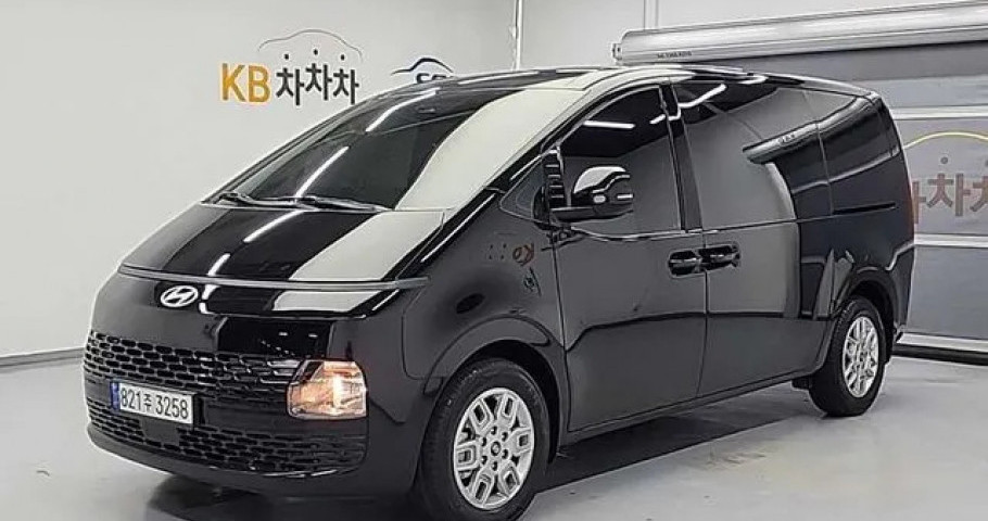 Hyundai Staria 