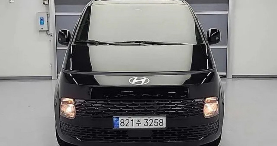 Hyundai Staria 