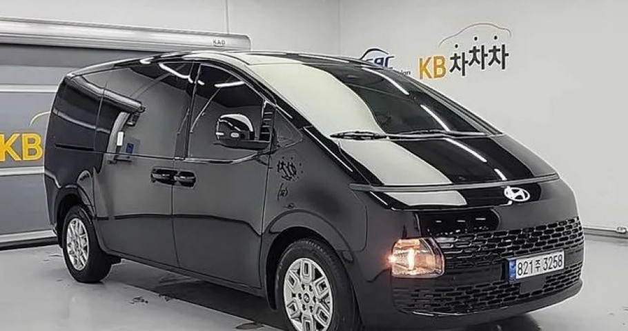 Hyundai Staria 