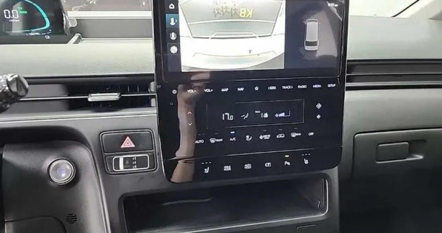 Hyundai Staria 