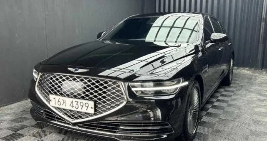 Genesis G90 