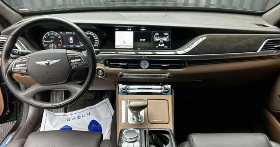 Genesis G90 